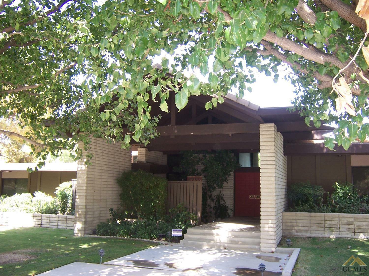 Property Photo:  2900 Panorama Drive  CA 93306 