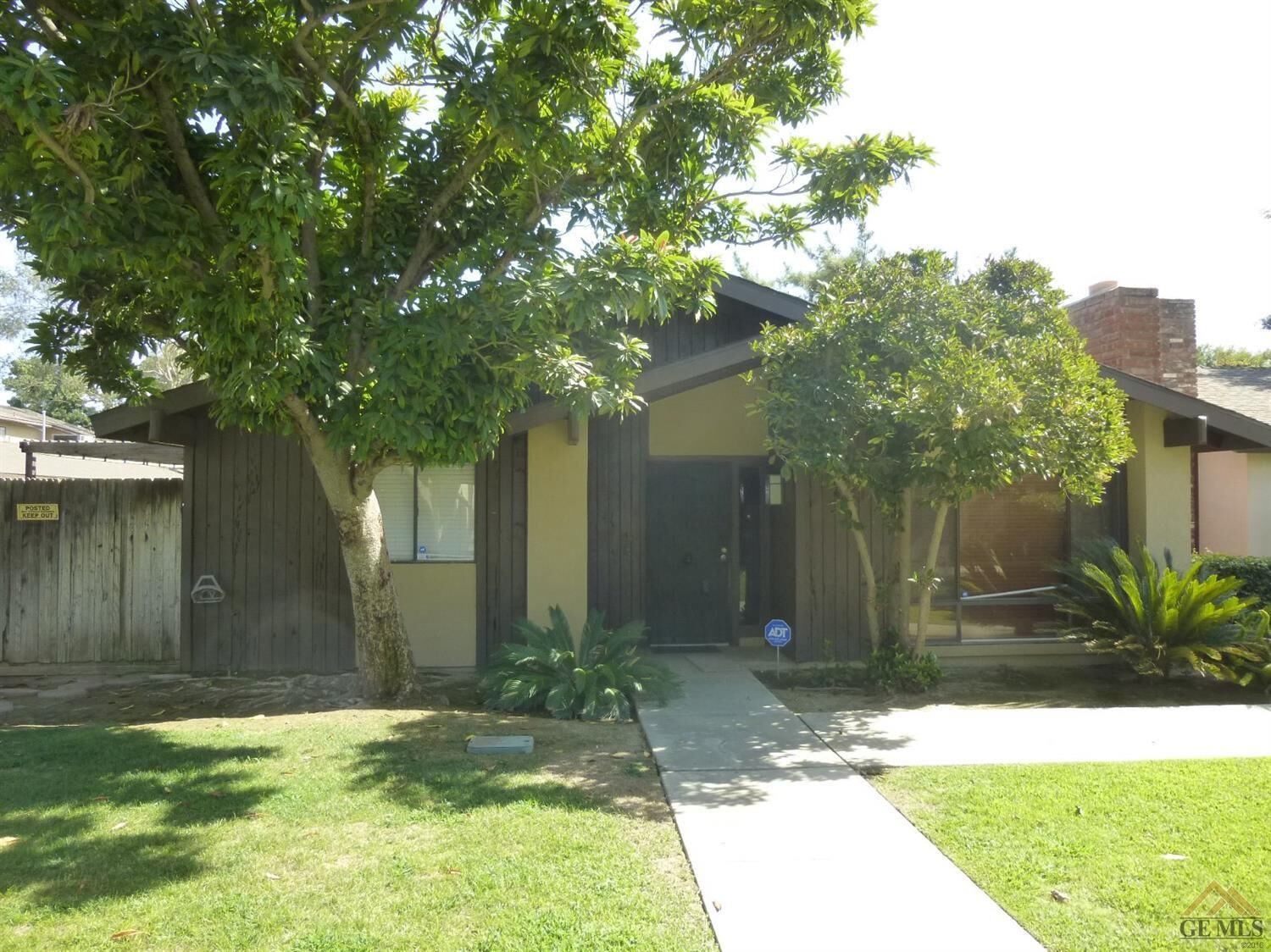 Property Photo:  4800 Treanna Avenue 4A  CA 93309 
