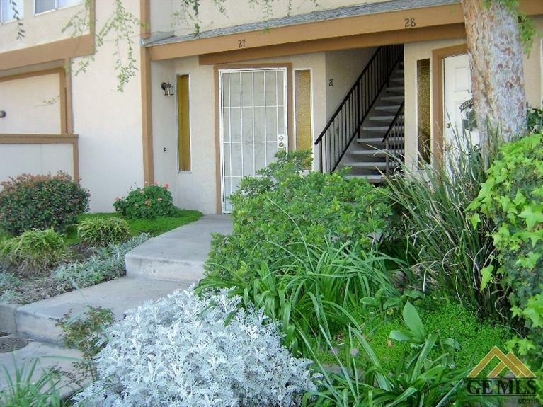 Property Photo:  2600 Chandler Court 27  CA 93309 