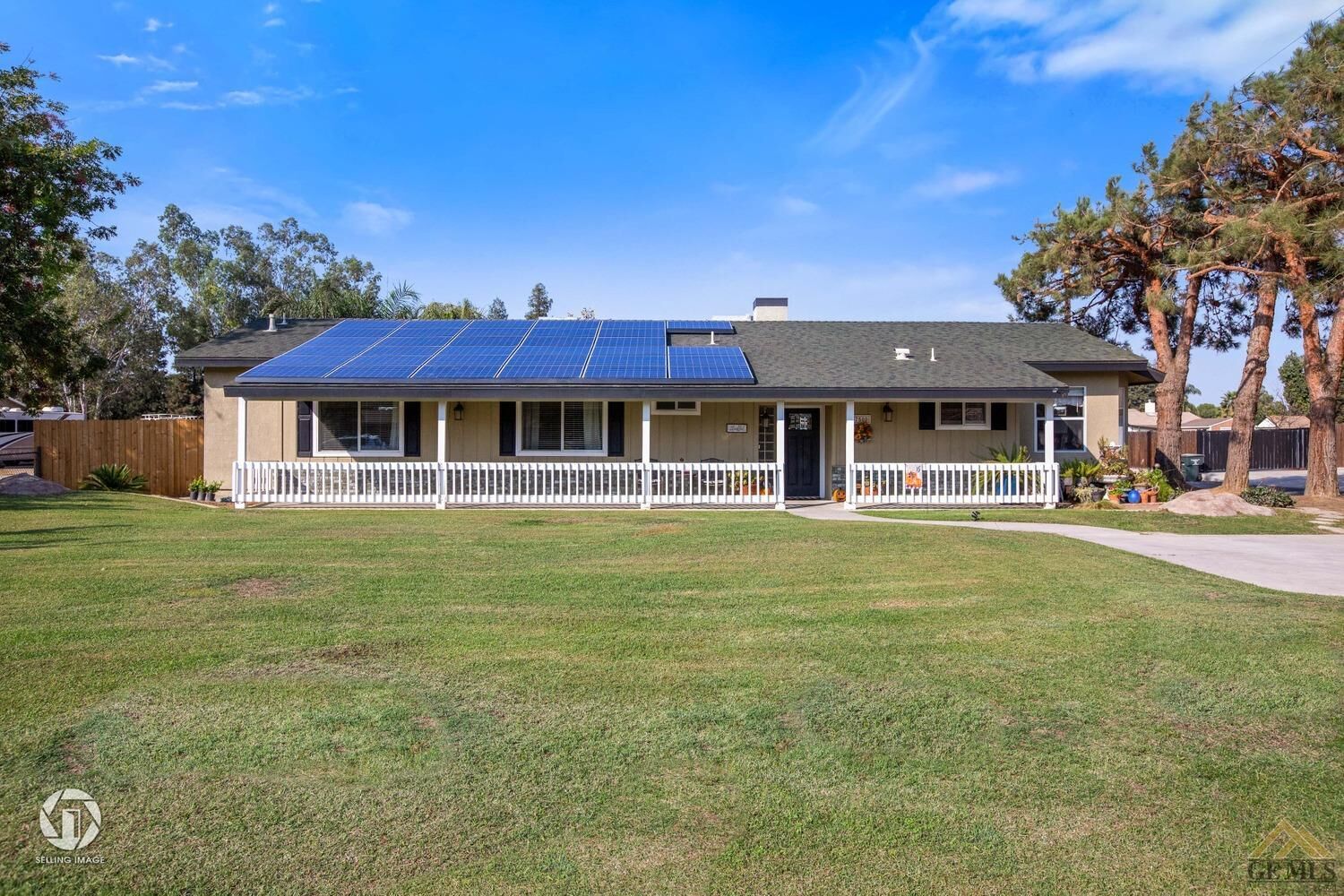 Property Photo:  7500 Norris Road  CA 93308 