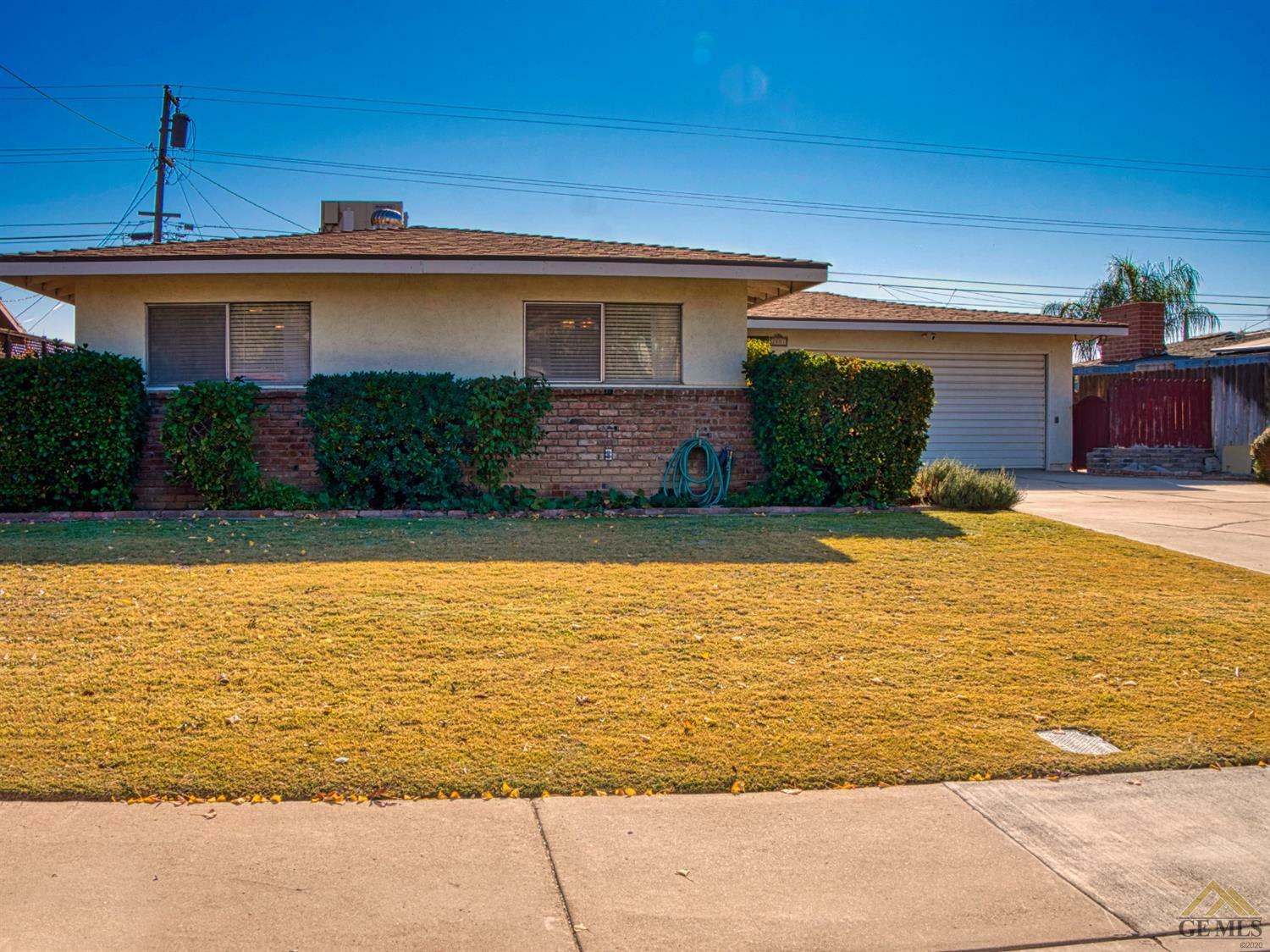 Property Photo:  2801 Gill Ave.  CA 93306 