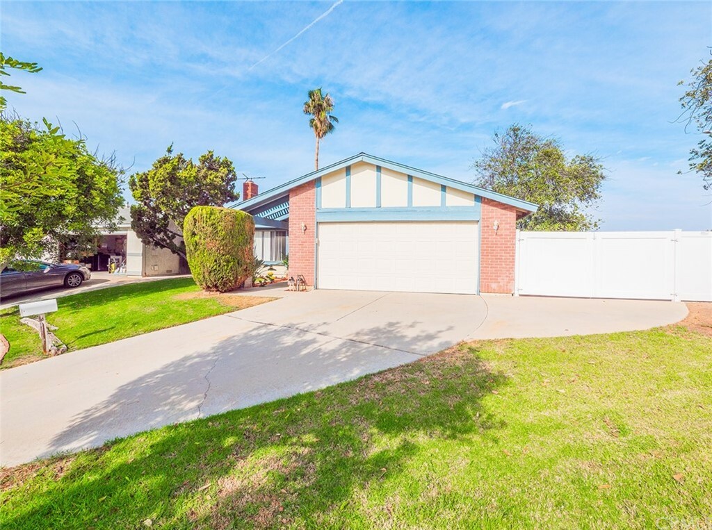 Property Photo:  1465 Platt Circle  CA 92882 