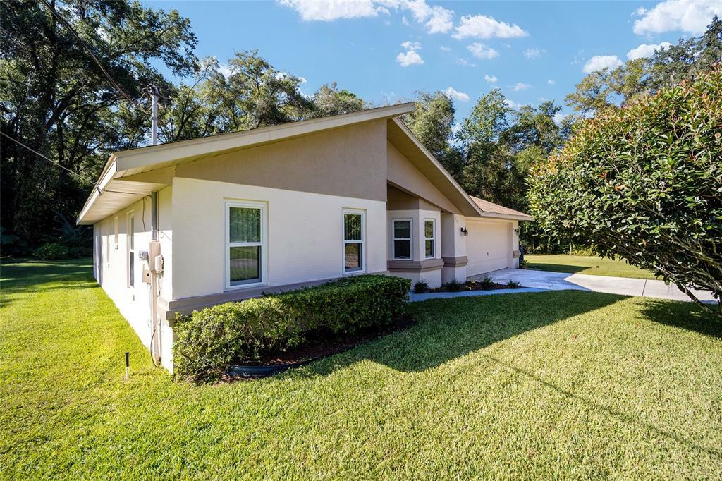 Property Photo:  411 Poppy Lane  FL 34452 