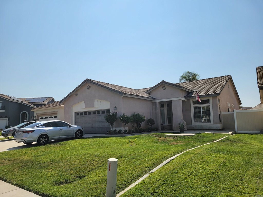 Property Photo:  39835 De Vendome Court  CA 92563 