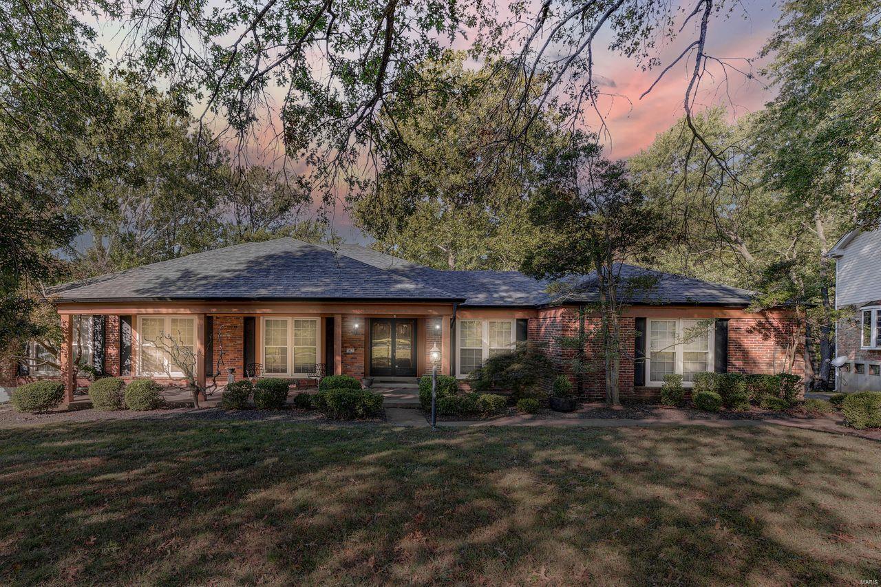 Property Photo: 477 Ridgecorde Place 63141