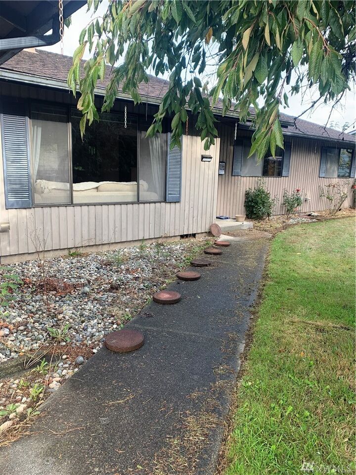 2141 Heritage Wy  Oak Harbor WA 98277 photo