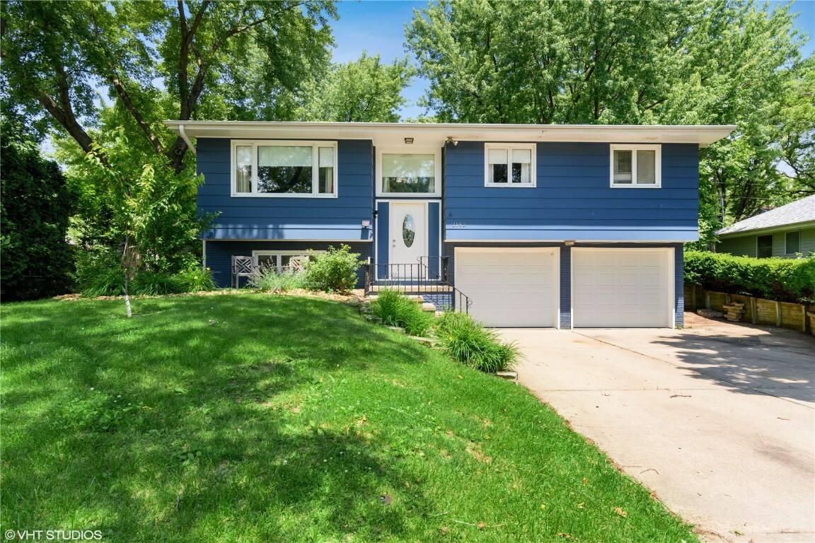 Property Photo:  2142 Richard Drive NE  IA 52402 