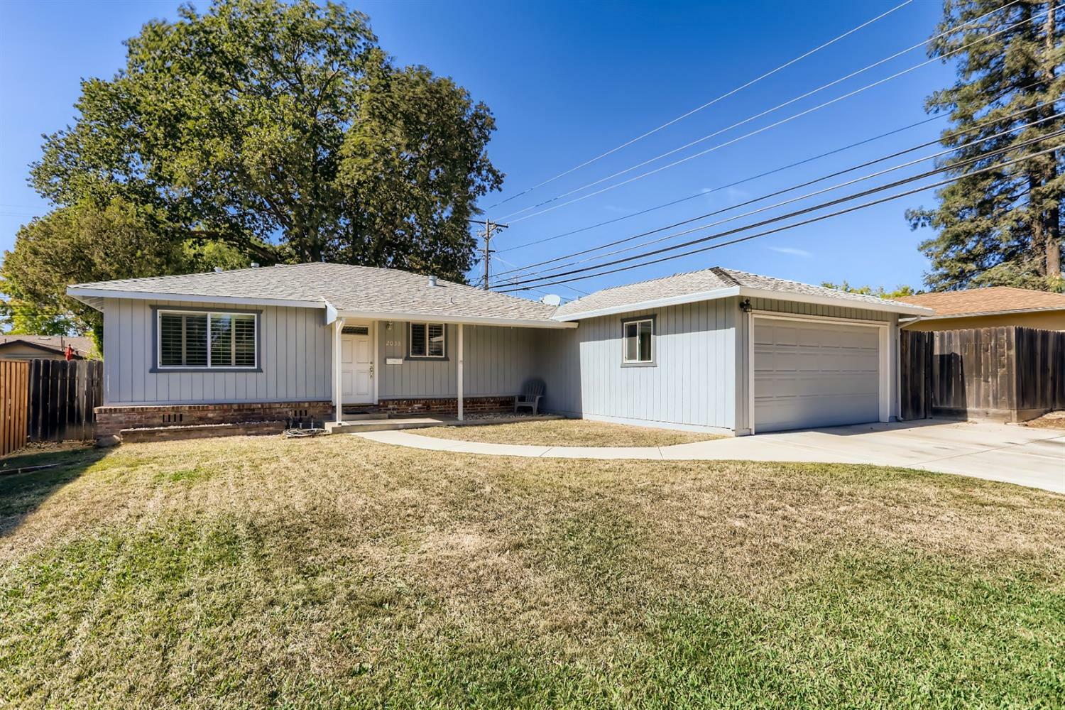 Property Photo:  2033 Daphne Avenue  CA 95864 