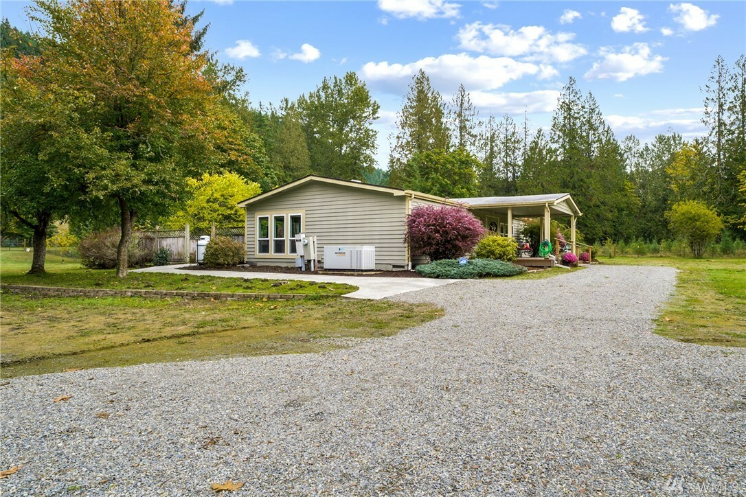 Property Photo:  19605 184th St E  WA 98360 