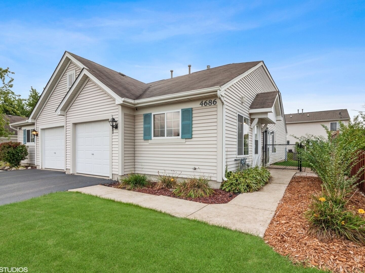 Property Photo:  4686 Magnolia Lane  IL 60156 