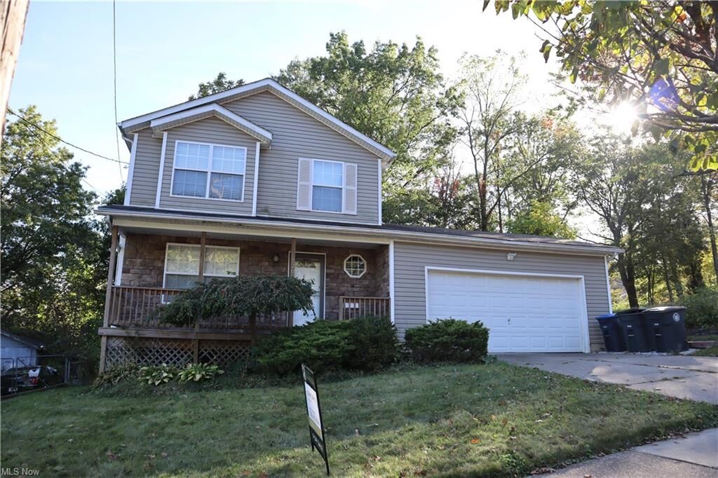 Property Photo:  720 Bellevue Avenue  OH 44307 