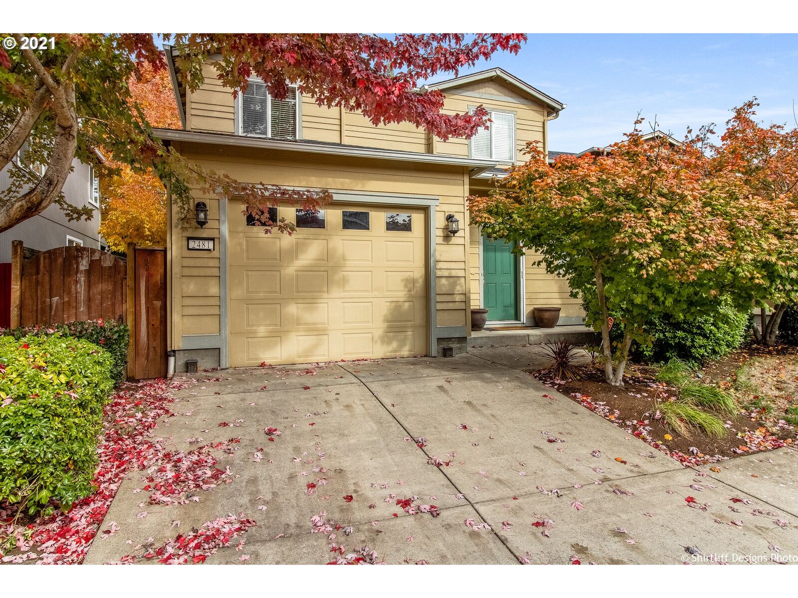 Property Photo: 2481 Mountain Ter OR 97408