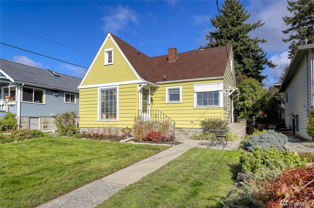 Property Photo:  2712 E 10th St  WA 98310 