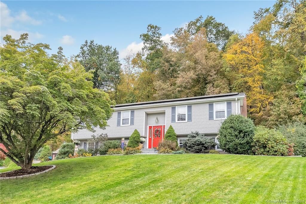 Property Photo: 35 Mountain Edge Court CT 06410