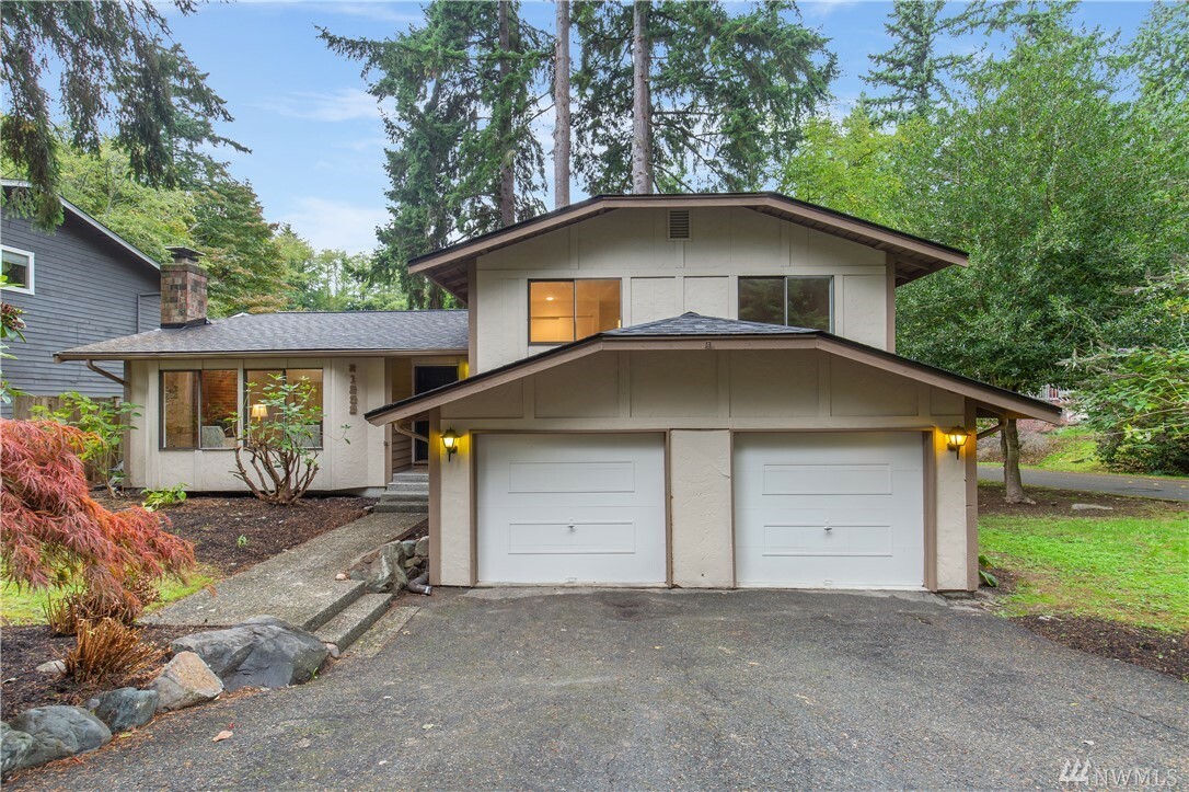 Property Photo:  21232 Pioneer Way  WA 98026 