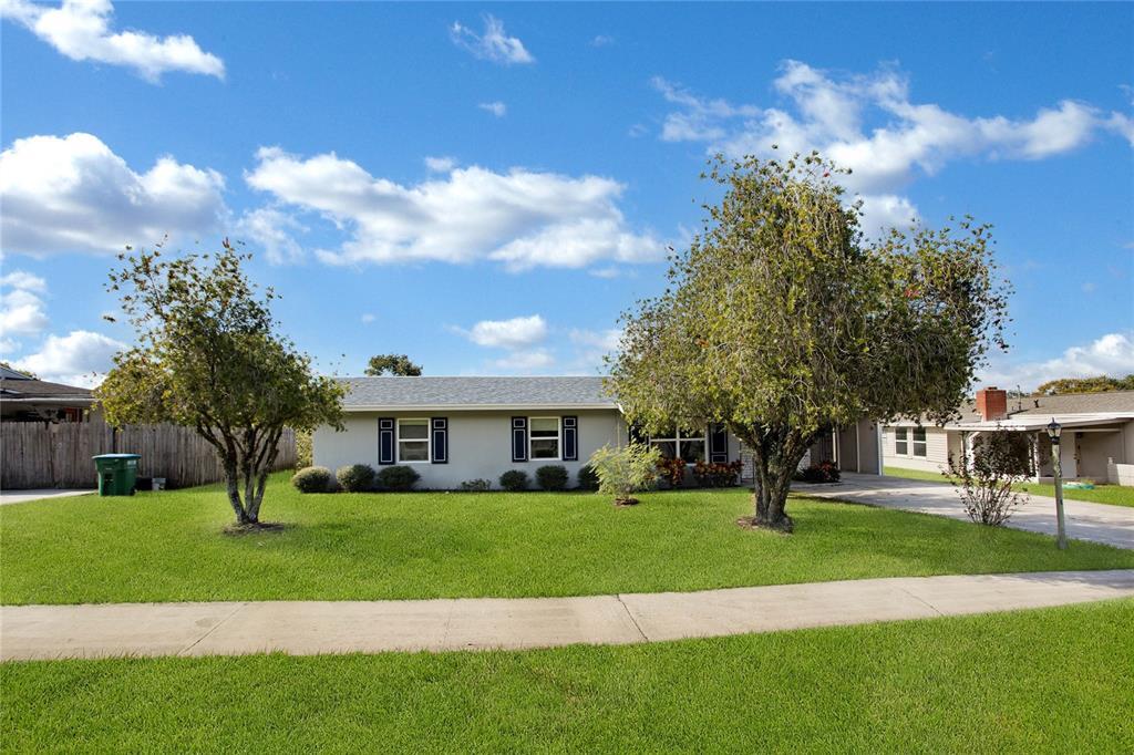Property Photo: 1074 Gerona Avenue FL 32725