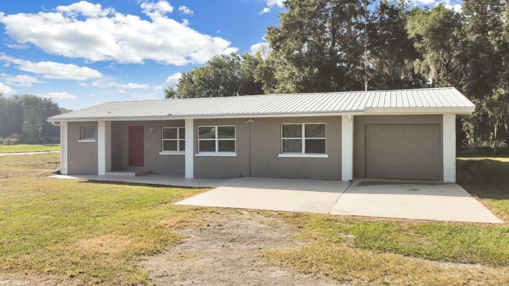 Property Photo:  1217 W Terrace Dr  FL 33563 