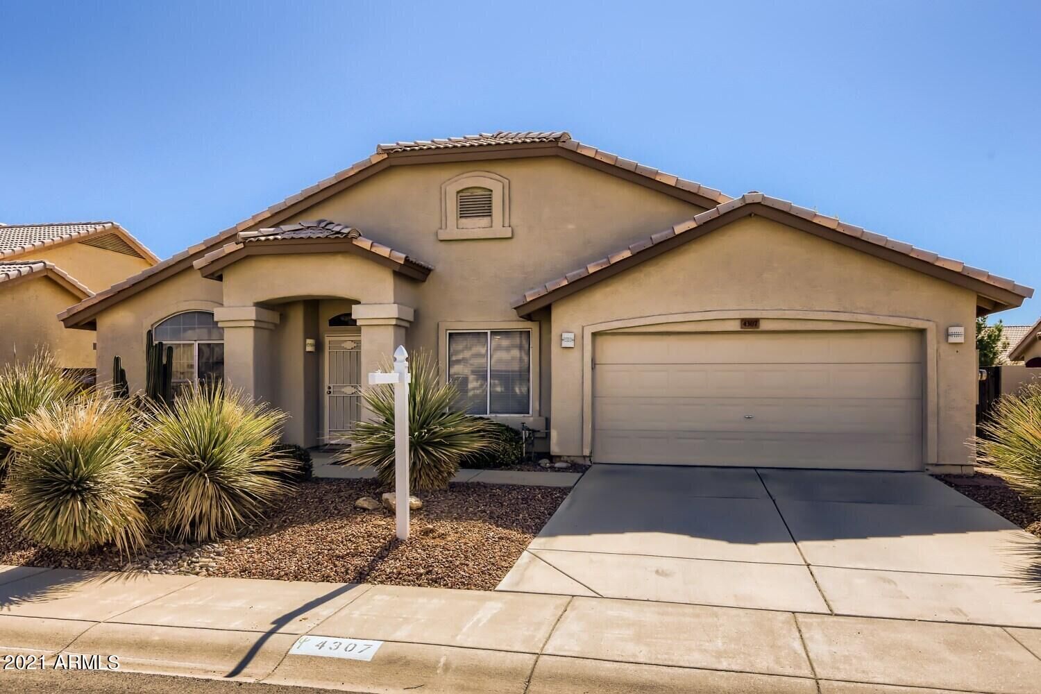 Property Photo: 4307 E Saint John Road AZ 85032