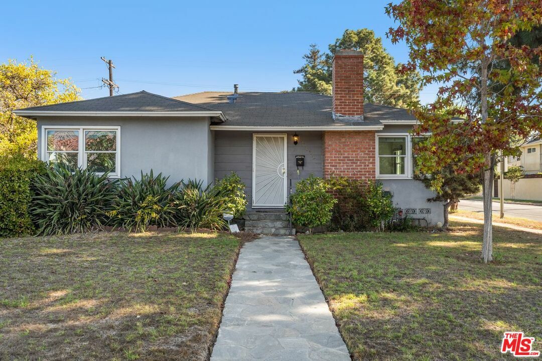 Property Photo:  2752   Malcolm Ave  CA 90064 