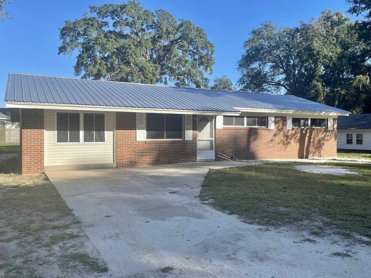 Property Photo:  1112 Dilworth Street  GA 31558 