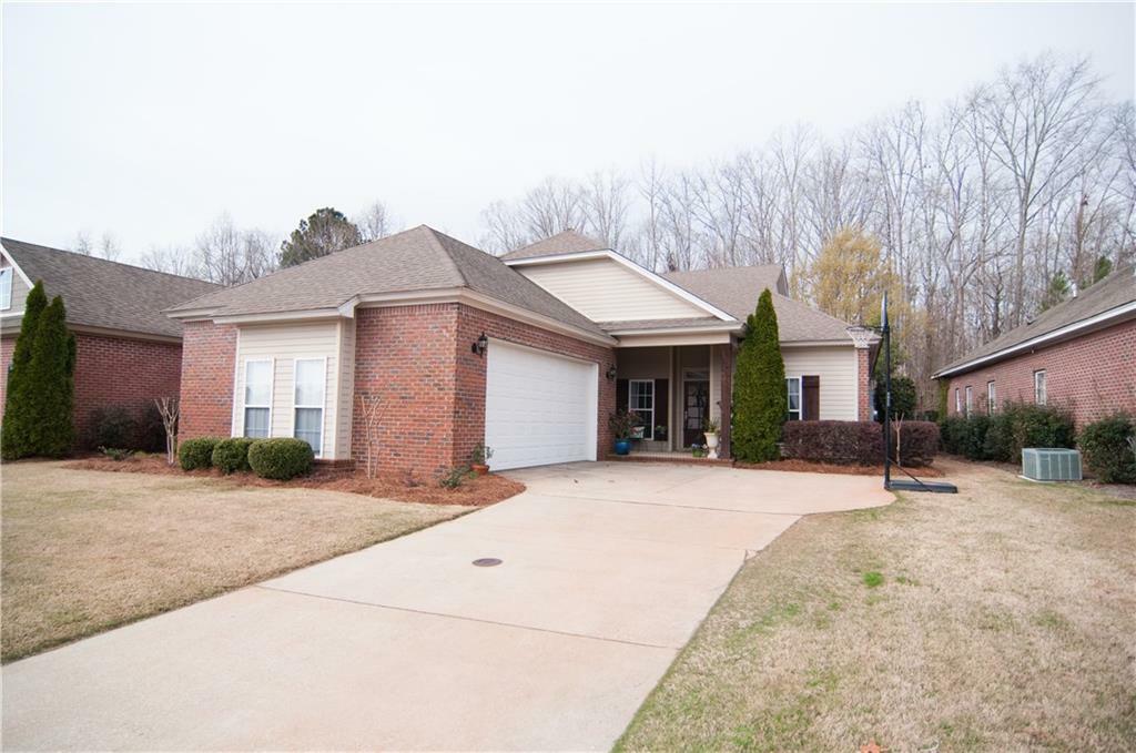 Property Photo:  612 Carpenter Way  AL 36830 