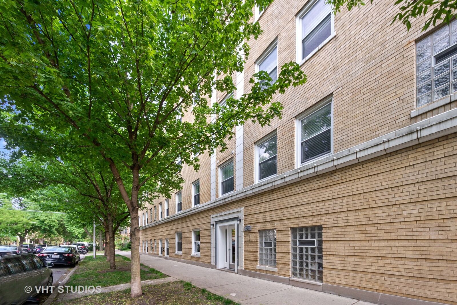 Property Photo:  1347 W Eddy Street 403  IL 60657 