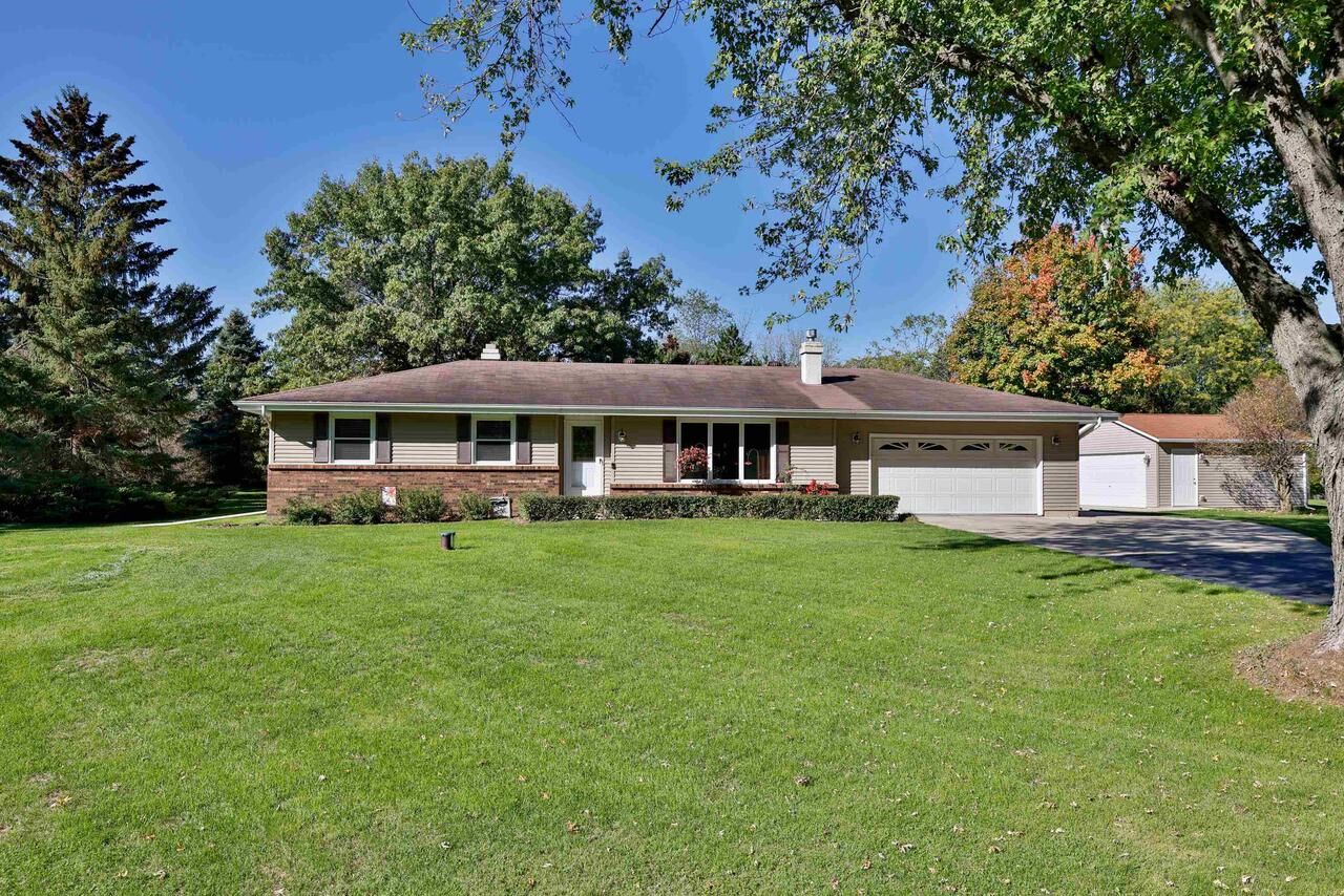 Property Photo:  5223 North Waverly Dr  WI 53563 