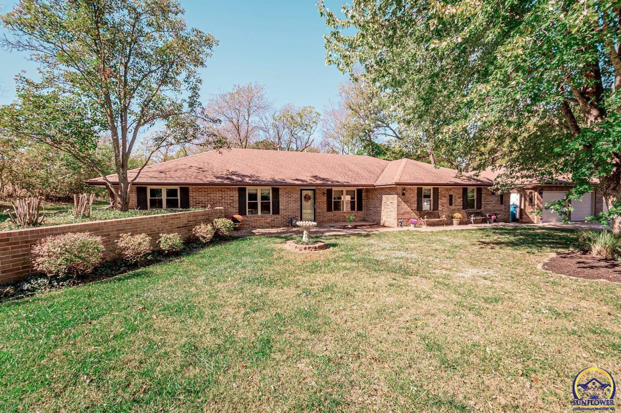 5649 NW Green Hills Rd  Topeka KS 66618 photo