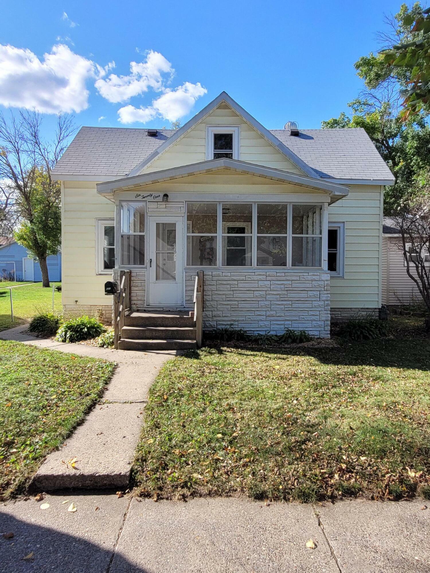 621 Liberty St  La Crosse WI 54603 photo