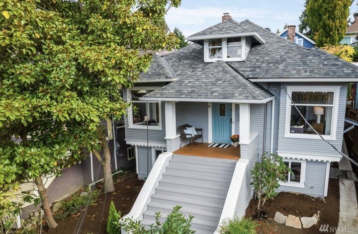 Property Photo:  830 30th Ave  WA 98122 