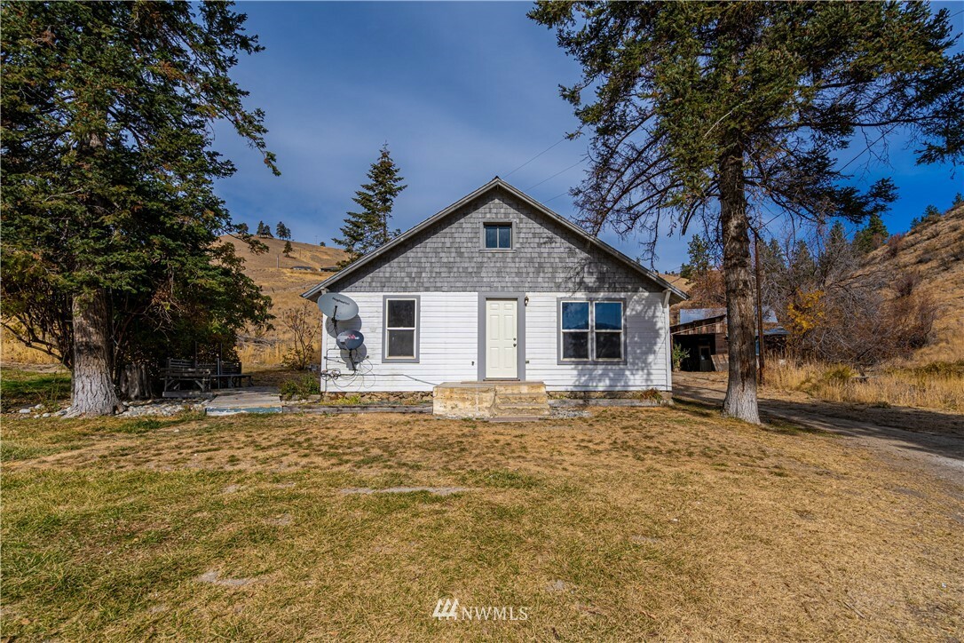 Property Photo: 1876 Union Valley Road WA 98816