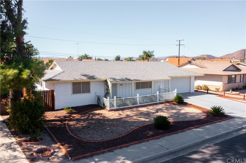 Property Photo:  29139 Prestwick Road  CA 92586 