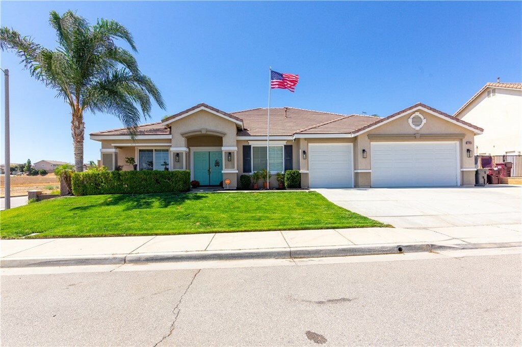 Property Photo:  32865 Silver Charm Court  CA 92584 