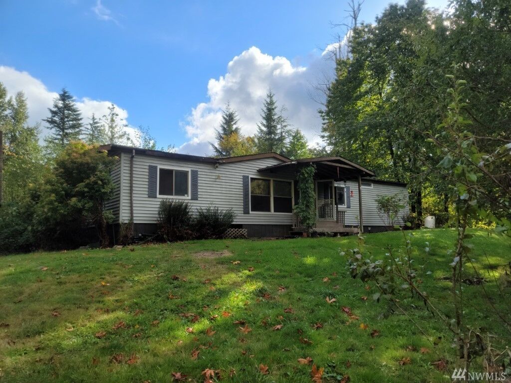 Property Photo: 9613 353rd Place SE WA 98065