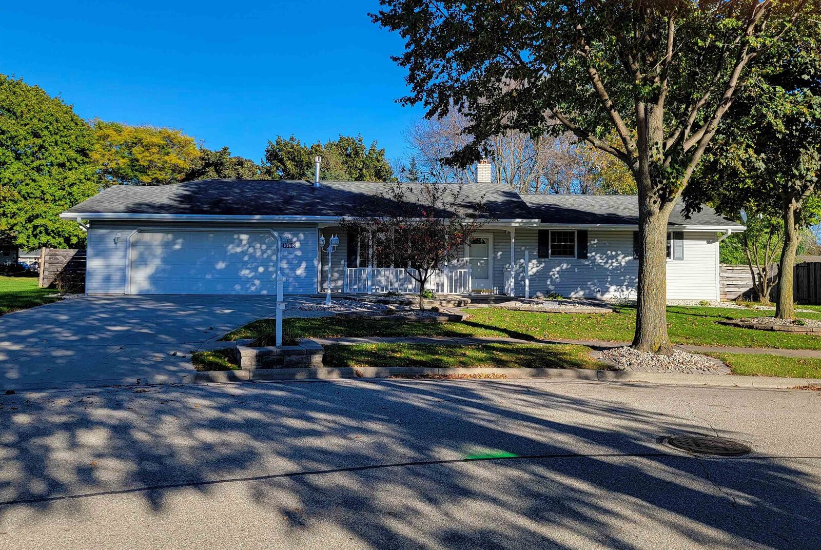Property Photo: 1008 Michigan Lane WI 54130