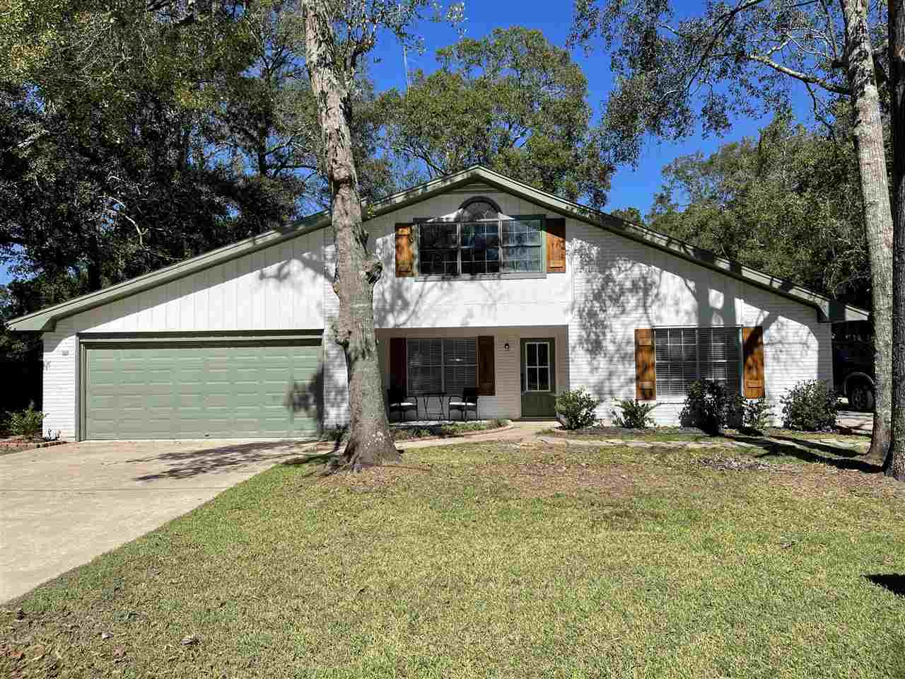 Property Photo:  825 Maplewood  TX 77662 