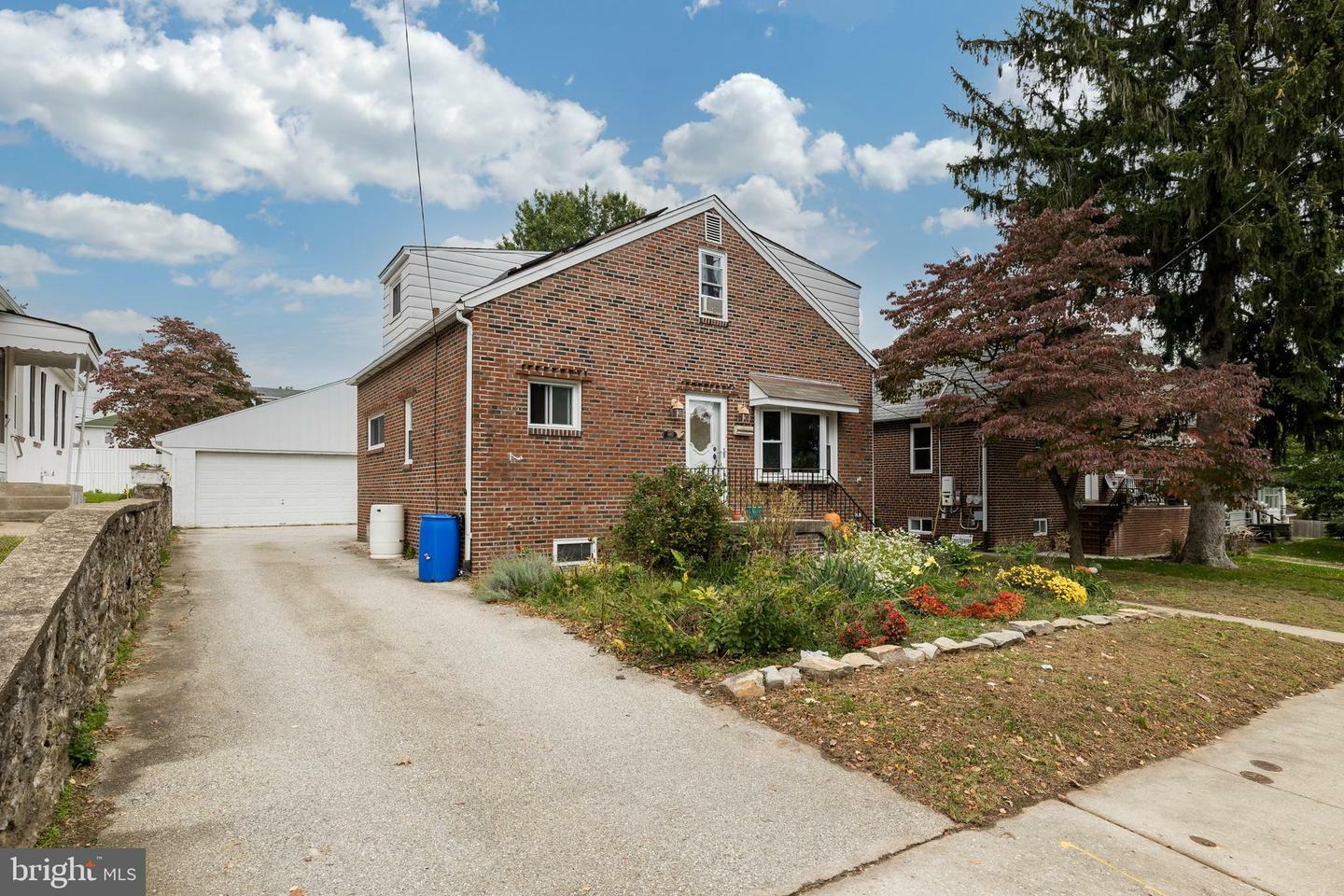 Property Photo:  680 Summit Avenue  PA 19128 