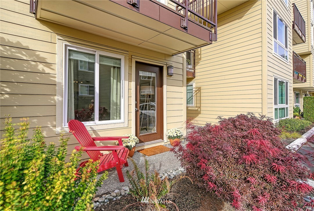 Property Photo:  5844 NE 75th Street C-101  WA 98115 