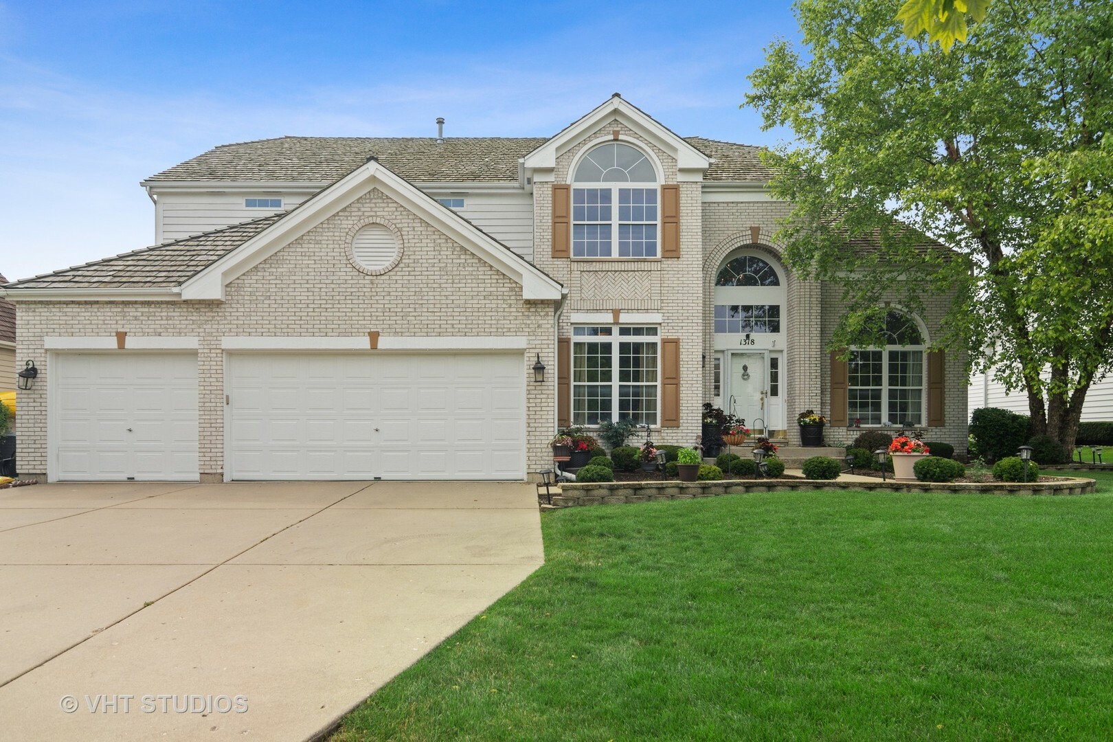 1318 N Wellington Court  Palatine IL 60067 photo