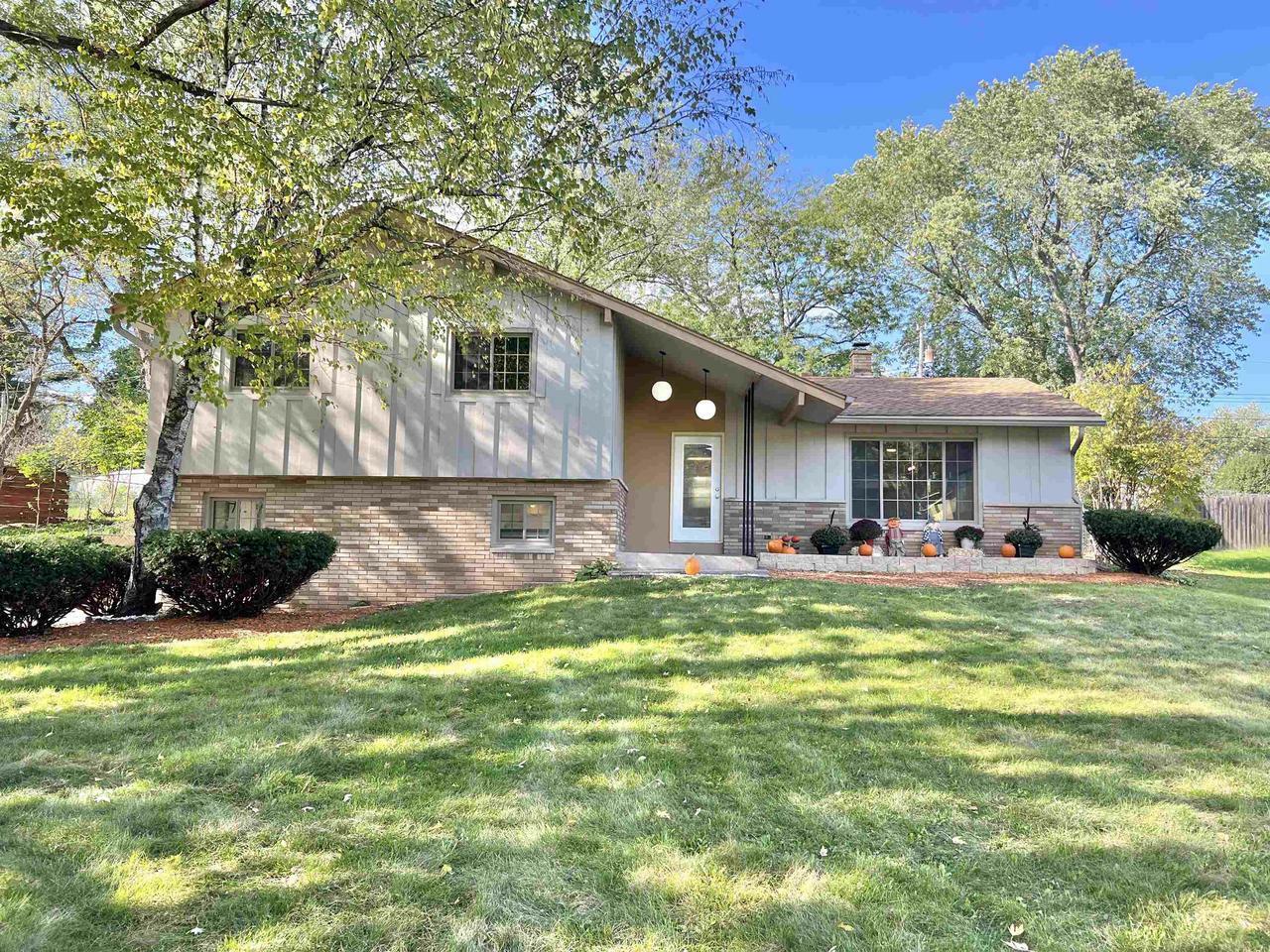 Property Photo: 2714 South Highcrest Rd WI 53511