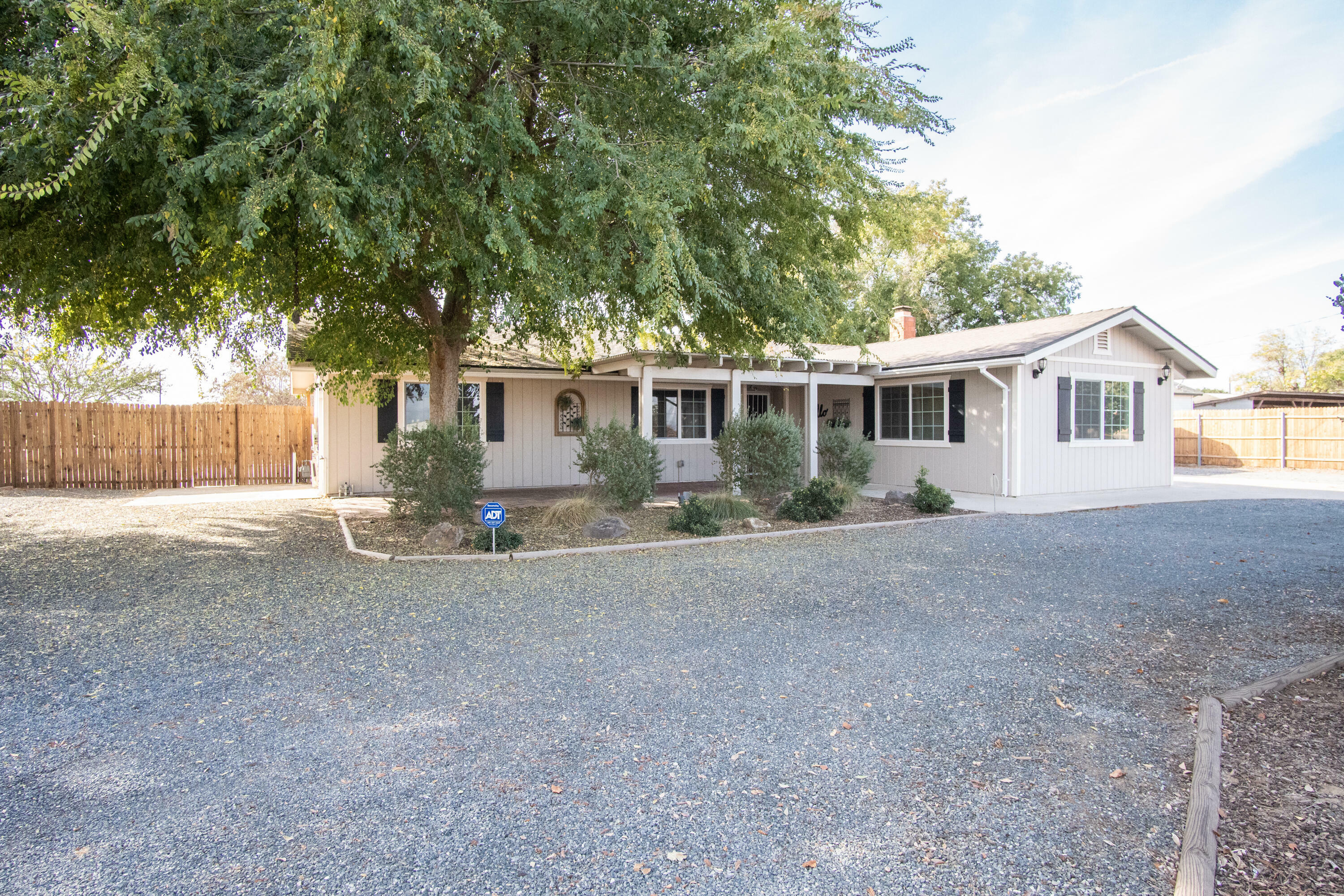 Property Photo:  215 W Gibbons Avenue  CA 93257 