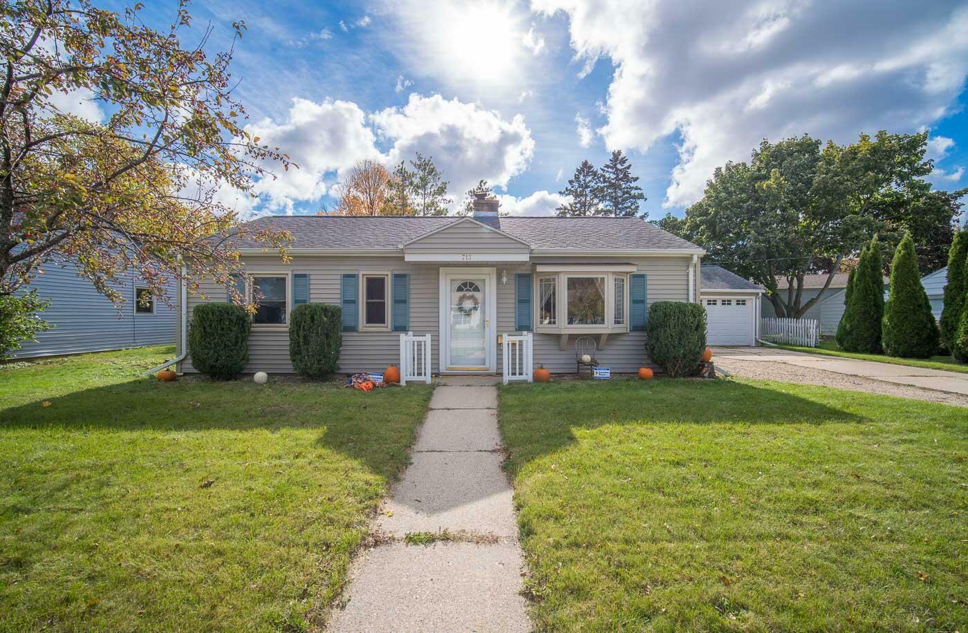 Property Photo:  713 Hillcrest St  WI 53095 