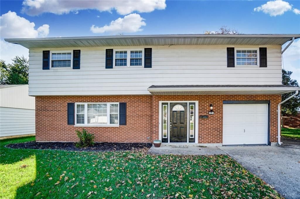 Property Photo: 35 Walnut Place OH 45066