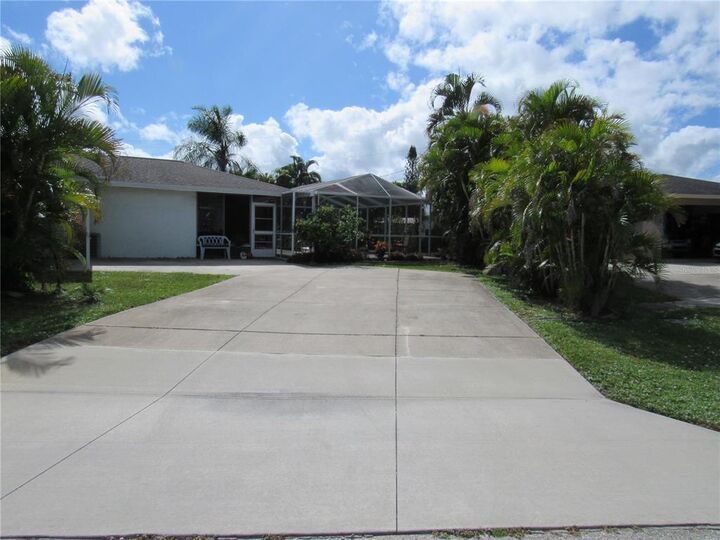 Property Photo:  710 S Ellicott Circle NW  FL 33952 