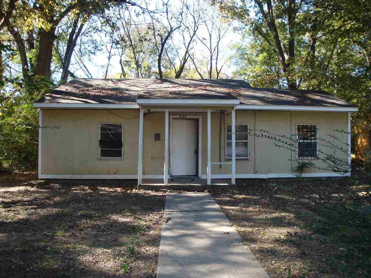 Property Photo:  215 Sanford Street  MS 39209 