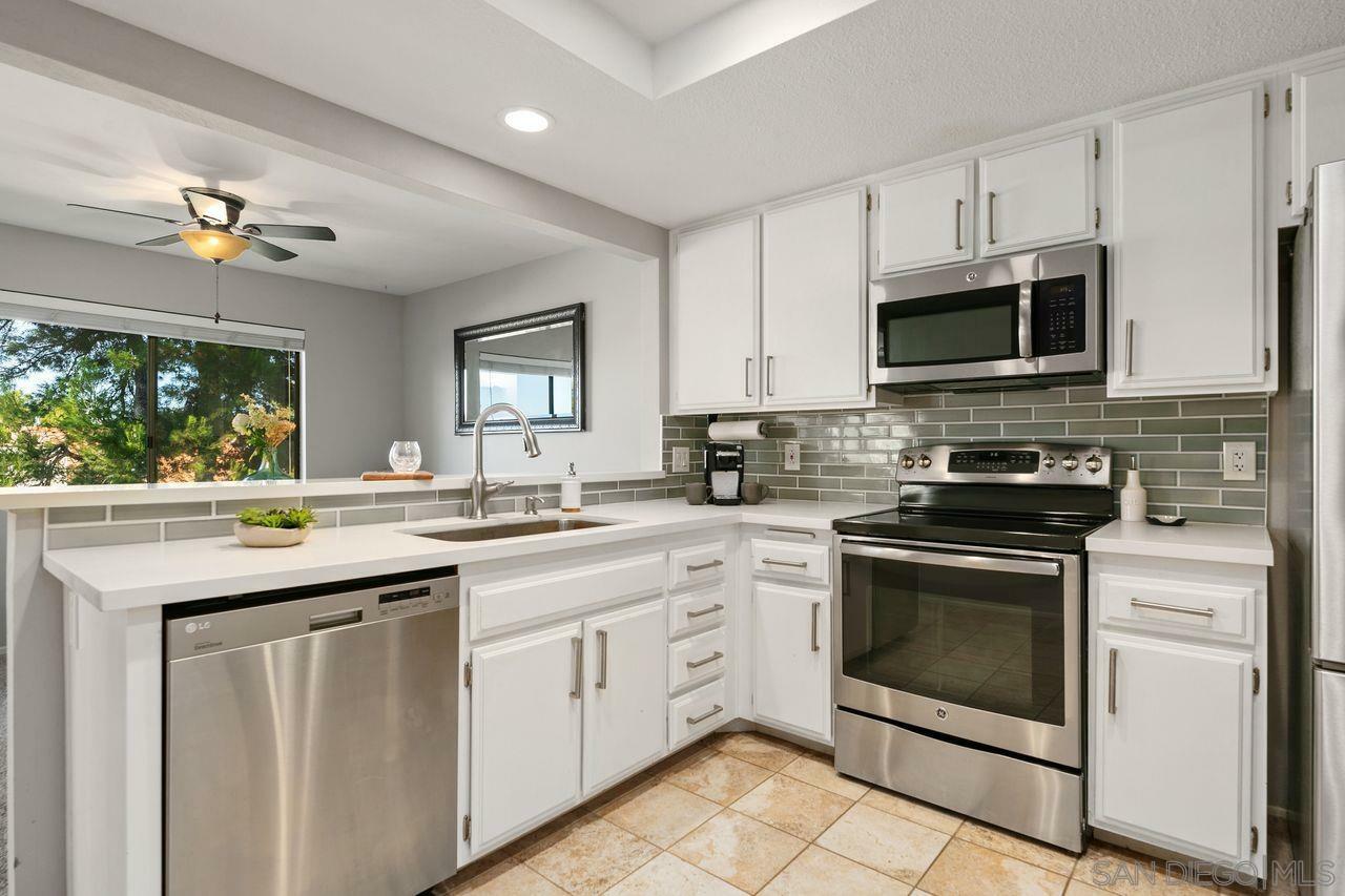 Property Photo: 3086 Corte Trabuco CA 92009