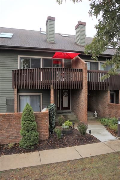 Property Photo: 2610 Leona Lane PA 15108