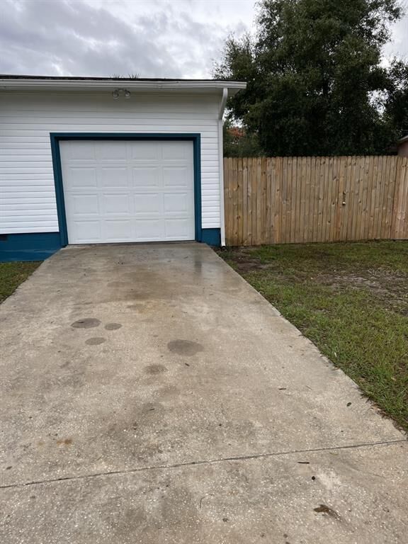 Property Photo:  718 Euclid Avenue  FL 33853 
