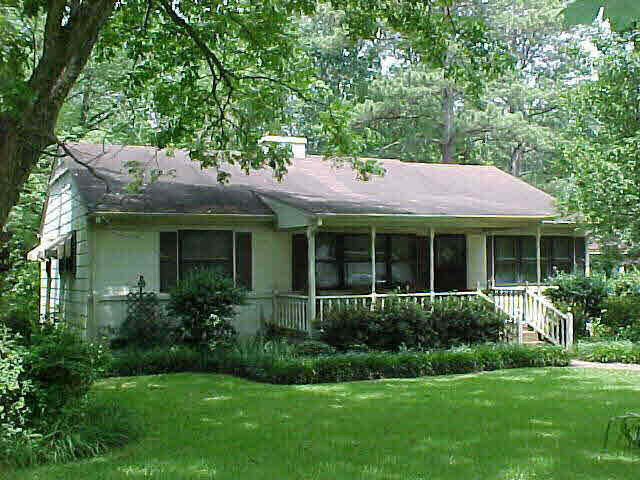 Property Photo:  831 Colonial Circle  MS 39211 