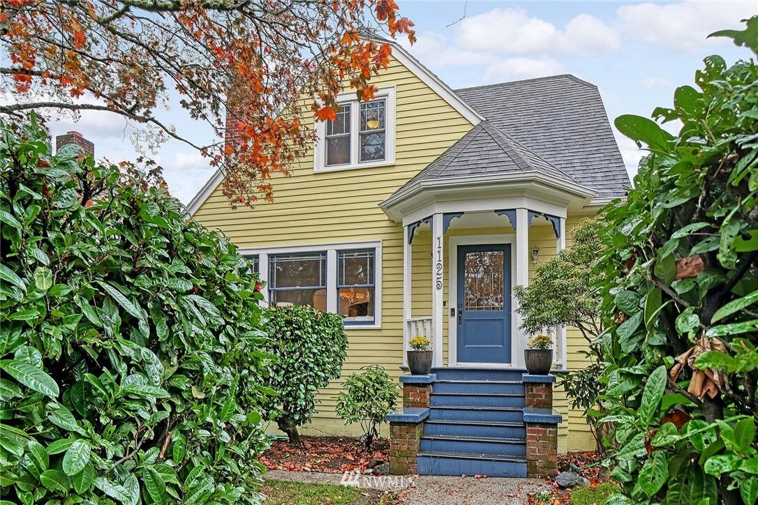 Property Photo:  1125 N 77th Street  WA 98103 